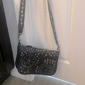 Patricia nash. used it just a few times. No bag.  No stains. Smoke free.